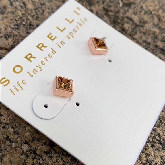Sorrelli Rose Garden Rose Gold Stud Earrings NWT - Picture 4 of 6